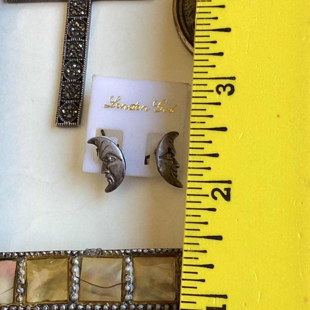 🌛 Man in the Moon, SILVER EARRINGS POST BEAUTIES UNMARKED